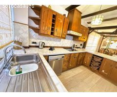 Exclusiva villa de lujo en El Madroñal – Tu oasis privado en Tenerife Sur con piscina y vistas de en