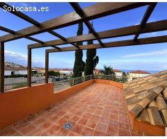 Exclusiva villa de lujo en El Madroñal – Tu oasis privado en Tenerife Sur con piscina y vistas de en