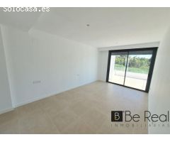 VILLAS DUQUESA GOLF & BEACH: EXCLUSIVIDAD Y LUJO A 600M DEL MAR CON VISTAS PANORÁMICAS