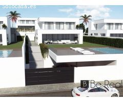 VILLAS DUQUESA GOLF & BEACH: EXCLUSIVIDAD Y LUJO A 600M DEL MAR CON VISTAS PANORÁMICAS