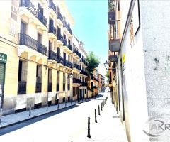LOCAL COMERCIAL EN CALLE BAILEN DE MADRID