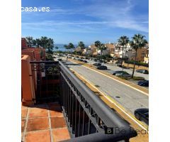DISPONIBLE EN ALQUILER DE LARGA ESTANCIA CASA PAREADA EN MARBELLA (BAHÍA DE MARBELLA).
