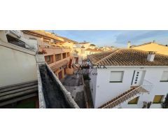 Vivienda adosada de tres niveles