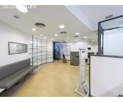 Se vende bajo comercial en Centro Comercial Área Central -Santiago de Compostela de 110m2, ubicado e