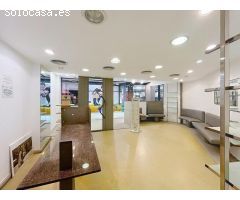Se vende bajo comercial en Centro Comercial Área Central -Santiago de Compostela de 110m2, ubicado e