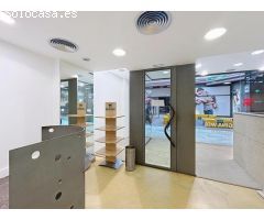Se vende bajo comercial en Centro Comercial Área Central -Santiago de Compostela de 110m2, ubicado e