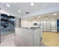 Se vende bajo comercial en Centro Comercial Área Central -Santiago de Compostela de 110m2, ubicado e