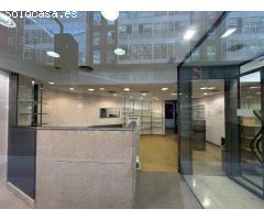 Se vende bajo comercial en Centro Comercial Área Central -Santiago de Compostela de 110m2, ubicado e