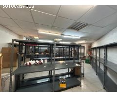 Se vende bajo comercial en Centro Comercial Área Central -Santiago de Compostela de 110m2, ubicado e