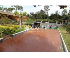 Preciosa casa con piscina y vistas despejadas!!