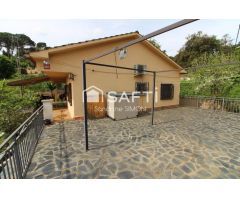 Preciosa casa con piscina y vistas despejadas!!