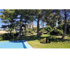 AMPLIO CHALET INDEPENDIENTE CON PISCINA PRIVADA EN PINO ALTO, VALDEMORILLO (MADRID).