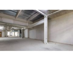 2 grandes locales comerciales junto a la Montumental y muy cerca de la Sagrada Familia