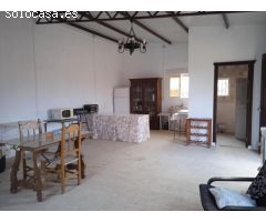 Gran parcela en Aznalcazar con nave y piscina!!!