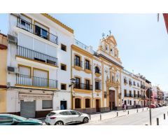 Estupendo local junto calle Betis!!!