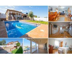 Gran chalet independiente en Dos Hermanas, en Urbanización Casquero!!!
