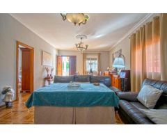 Gran chalet independiente en Dos Hermanas, en Urbanización Casquero!!!