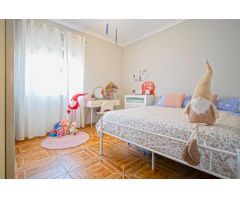 Gran chalet independiente en Dos Hermanas, en Urbanización Casquero!!!