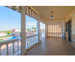 Gran chalet independiente en Dos Hermanas, en Urbanización Casquero!!!