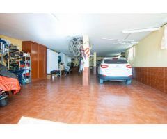 Gran chalet independiente en Dos Hermanas, en Urbanización Casquero!!!