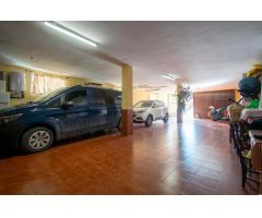 Gran chalet independiente en Dos Hermanas, en Urbanización Casquero!!!