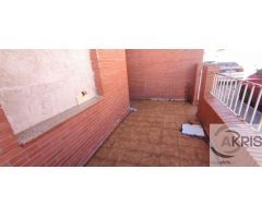 Chalet adosado con 4 dormitorios y patio en Chozas de Canales