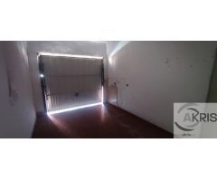 Chalet adosado con 4 dormitorios y patio en Chozas de Canales