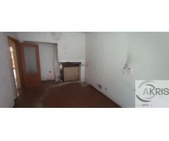 Chalet adosado con 4 dormitorios y patio en Chozas de Canales