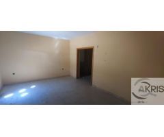 Chalet adosado con 4 dormitorios y patio en Chozas de Canales