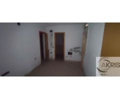 Chalet adosado con 4 dormitorios y patio en Chozas de Canales