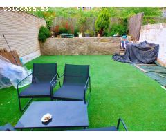 PLANTA BAJA CON ENCANTO Y GRAN PATIO Y CHIMENEA EN EL COMEDOR. EN EL CENTRO DE MANRESA