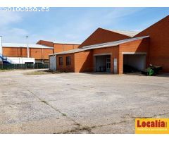 Extensa nave con campa de 8 mil metros, Palencia.