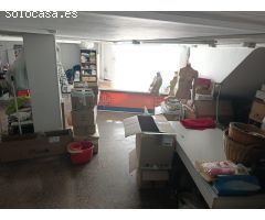 Amplio Local Comercial en Elda.