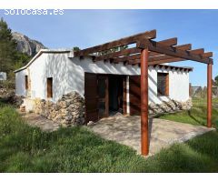 Casita rústica en plena naturaleza.