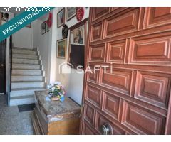 Piso en Almanza de tres habitaciones  con tres balcones