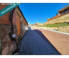 Piso en Almanza de tres habitaciones  con tres balcones