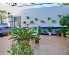 Casa Adosada en Coria con Garaje y Patio