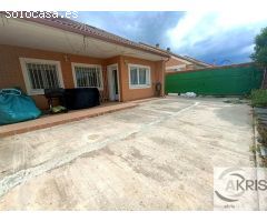 Pareado en venta en Nambroca de 240 m2