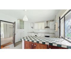 Casa de campo sobre finca rústica, más de 10.000m2.