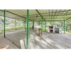 Casa de campo sobre finca rústica, más de 10.000m2.