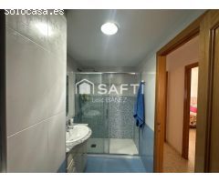 Luminoso apartamento con terraza, garaje y piscina en Playa de Gandía