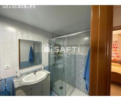 Luminoso apartamento con terraza, garaje y piscina en Playa de Gandía