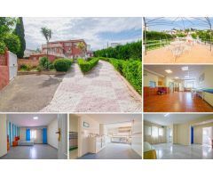 Espectacular chalet independiente en Alcalá de Guadaíra, en urbanización Las Juncosas!!!!