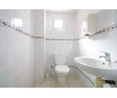 Espectacular chalet independiente en Alcalá de Guadaíra, en urbanización Las Juncosas!!!!