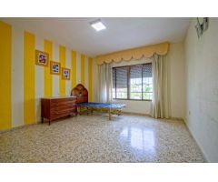 Espectacular chalet independiente en Alcalá de Guadaíra, en urbanización Las Juncosas!!!!