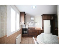 Casa amplia versátil en Ronda: 3 plantas, 3 terrazas,1 patio, ideal inversión o familia