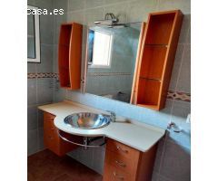 Chalet independiente con piscina privada y jardín