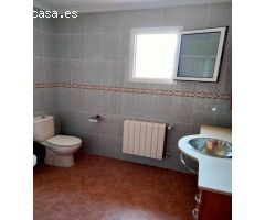 Chalet independiente con piscina privada y jardín