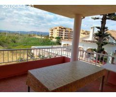Chalet independiente con piscina privada y jardín