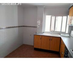 Chalet independiente con piscina privada y jardín